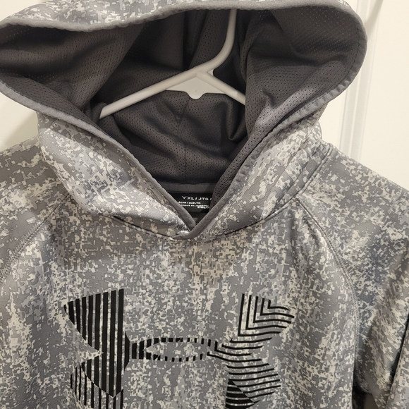 Youth XL Under Armour hooded sweatshirt - Picture 2 of 7